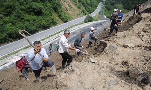 從頭再來！九寨溝村民要讓青山上寨